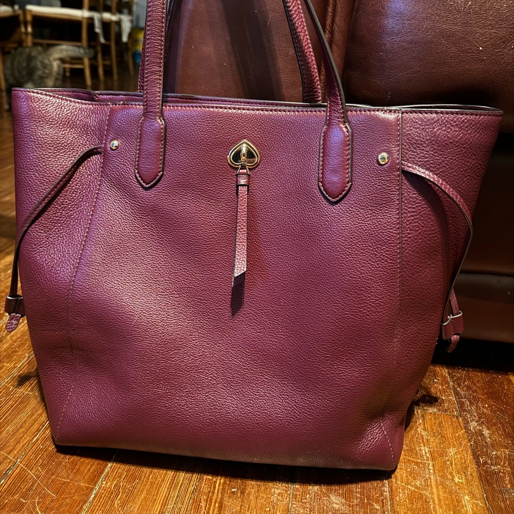 Kate Spade large tote. About 12inx15in